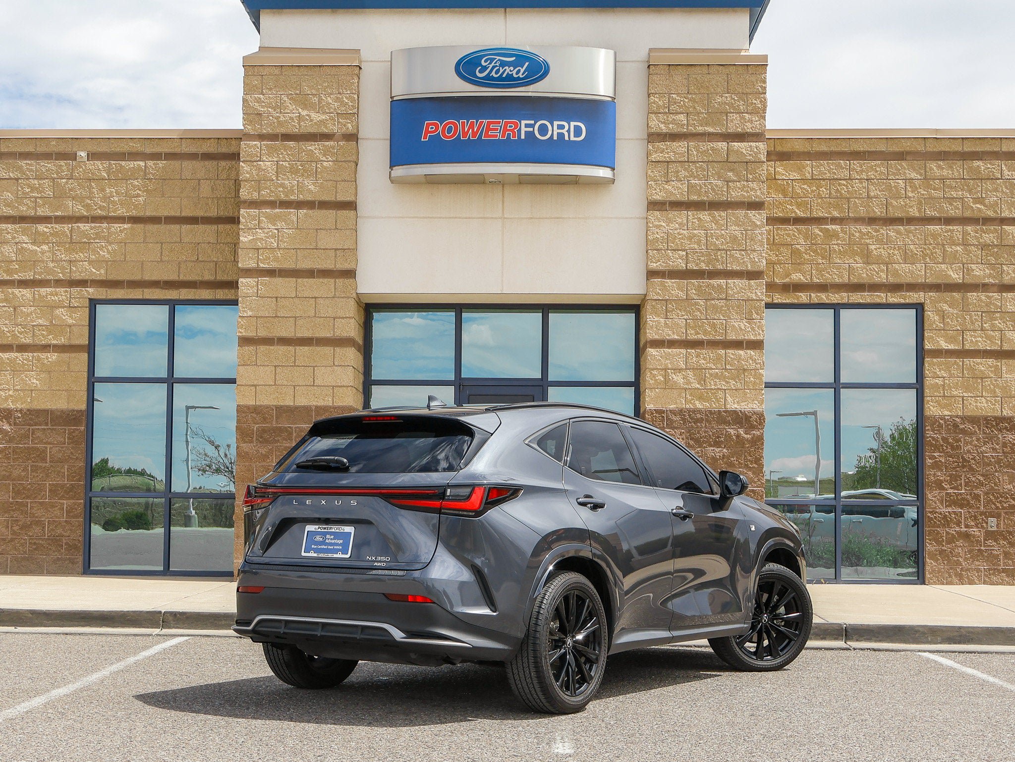 Used 2022 Lexus NX 350 F Sport w/ Towing Package (2000 Lbs) AWD/4WD image 6