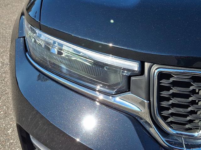 Used 2023 Jeep Grand Cherokee Laredo w/ Luxury Tech Group I AWD/4WD image 9