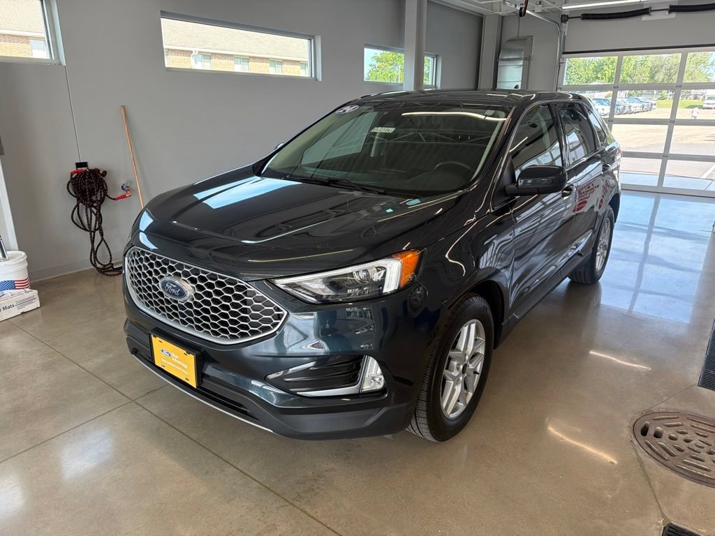 Certified 2024 Ford Edge SEL w/ Convenience Package AWD/4WD image 5