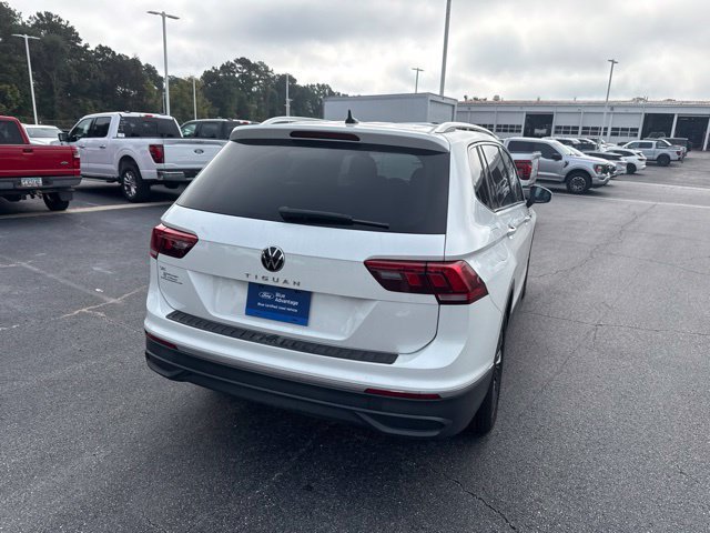 Used 2023 Volkswagen Tiguan SE FWD image 4