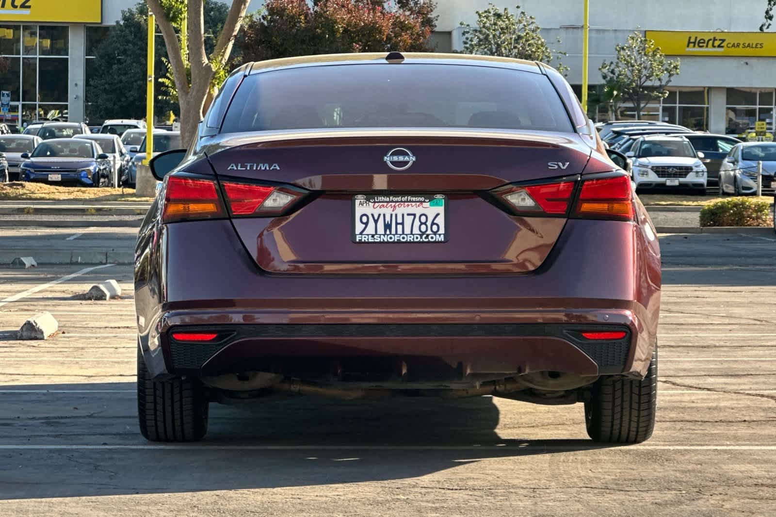 Used 2024 Nissan Altima 2.5 SV FWD image 8