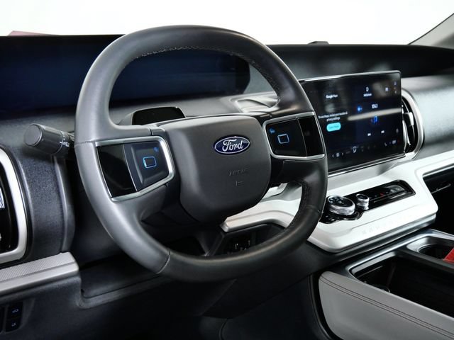 Certified 2025 Ford Expedition Active AWD/4WD image 19