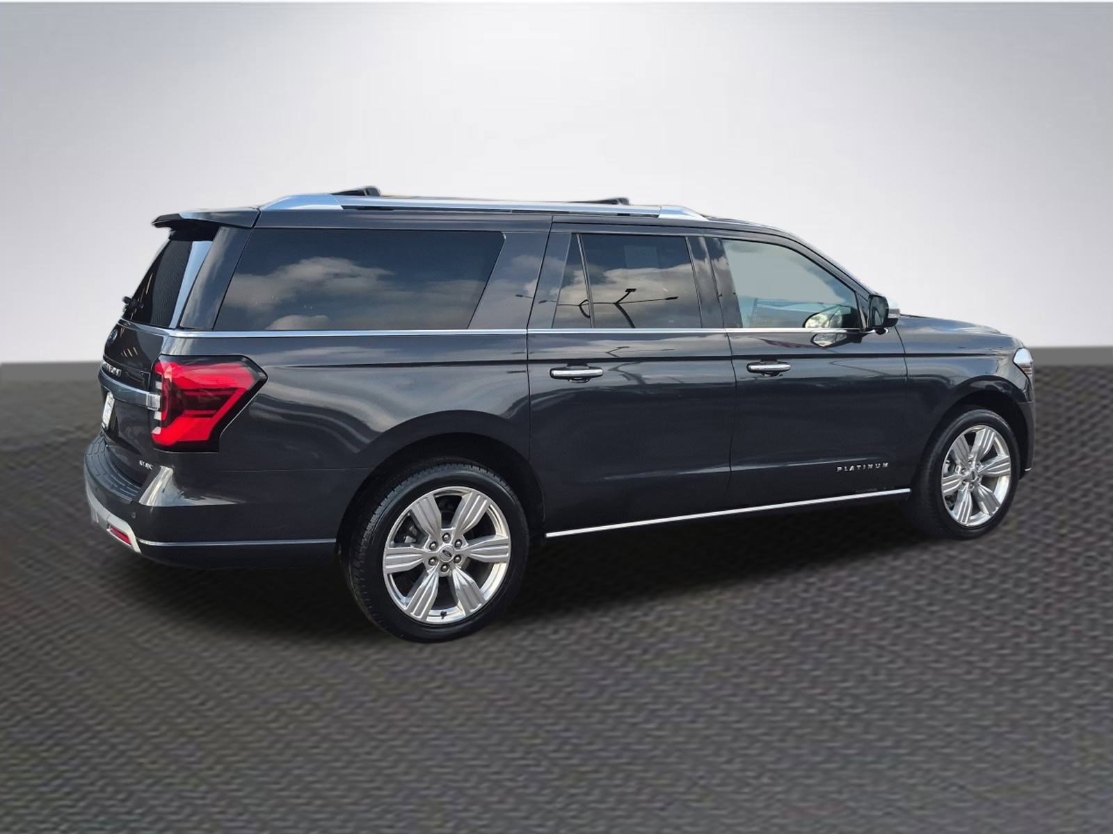 Certified 2023 Ford Expedition Max Platinum image 4