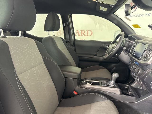 Used 2022 Toyota Tacoma TRD Off-Road image 16