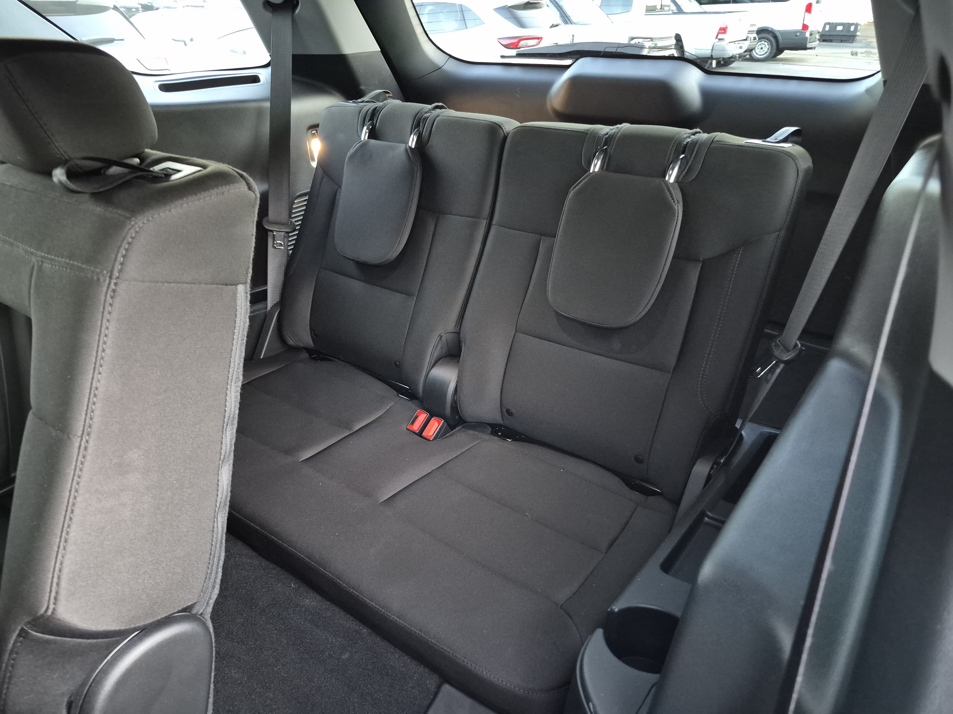 Certified 2024 Ford Explorer XLT RWD image 16