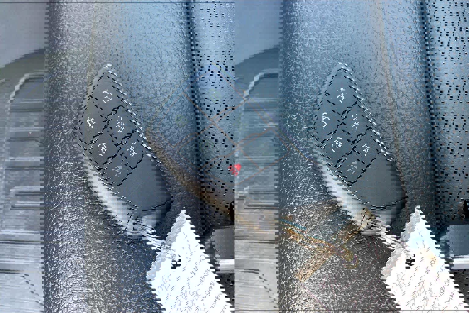 Used 2022 GMC Yukon Denali image 15