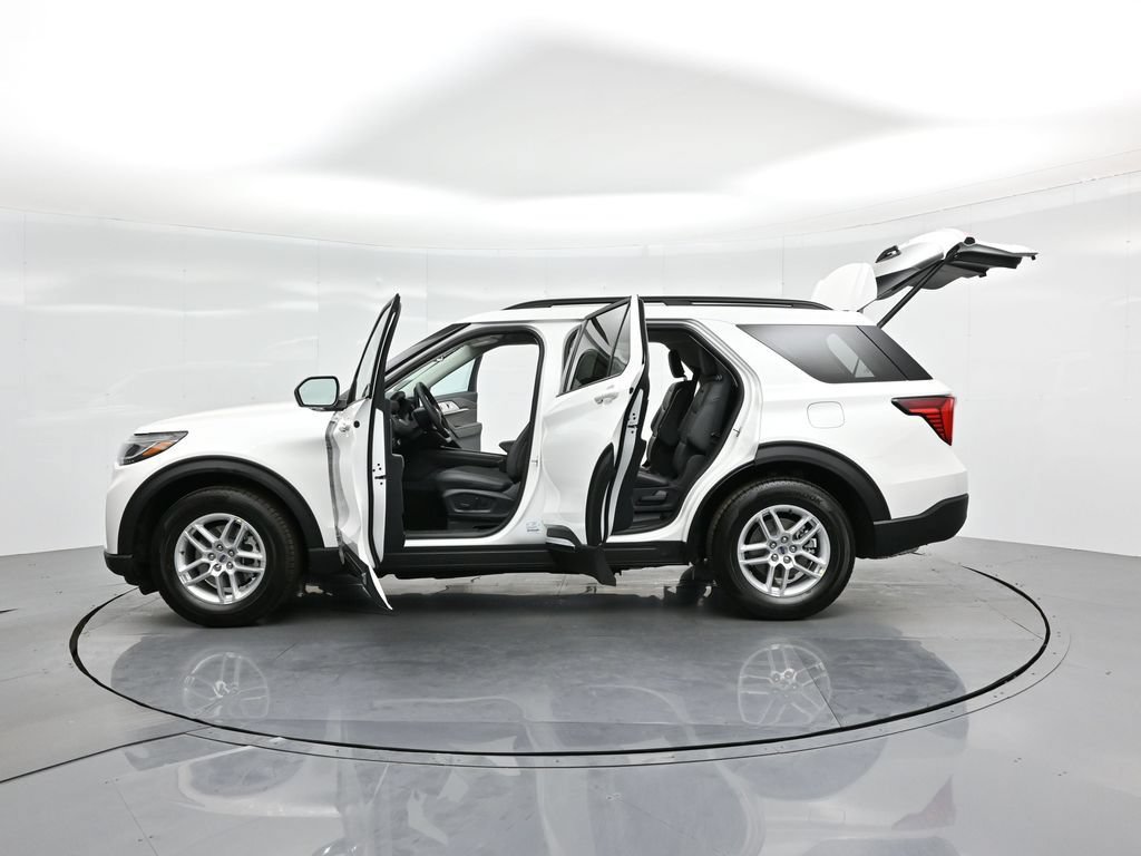 Certified 2025 Ford Explorer Active RWD image 35