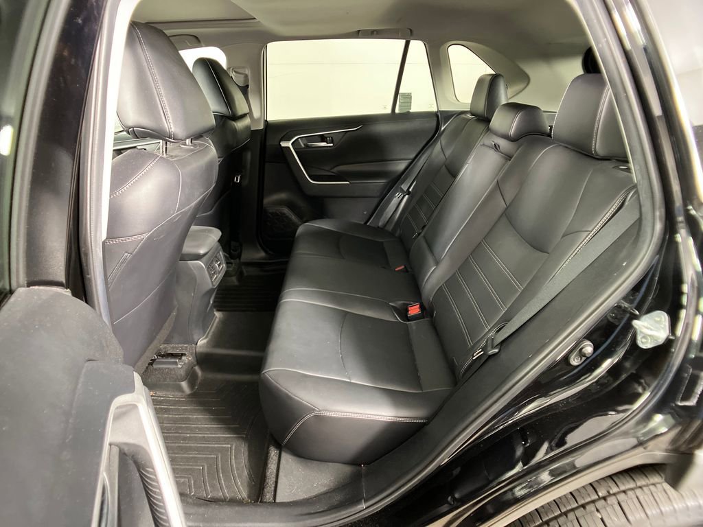 Used 2021 Toyota RAV4 XLE Premium image 27