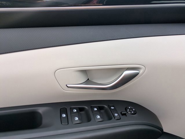 Used 2024 Hyundai Tucson SE image 12