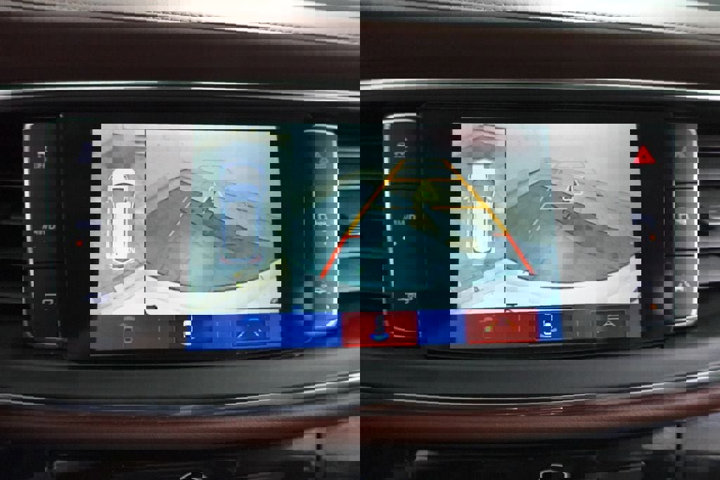 Used 2018 Buick Enclave Avenir w/ Avenir Technology Package AWD/4WD image 21