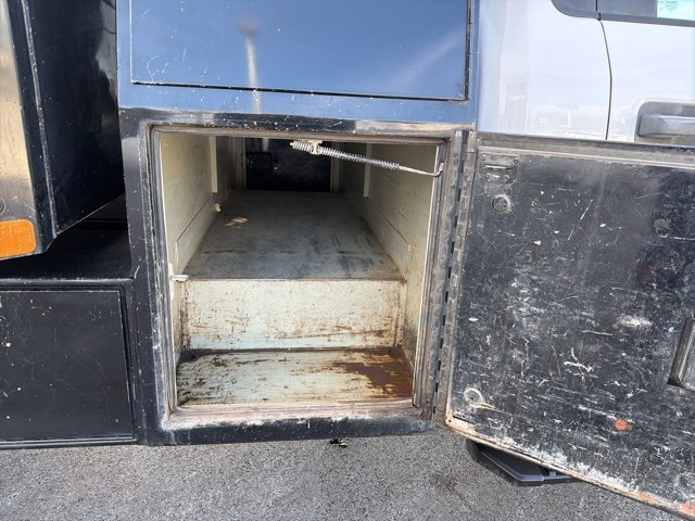 Certified 2019 Ford F550 4x4 Regular Cab Super Duty image 18