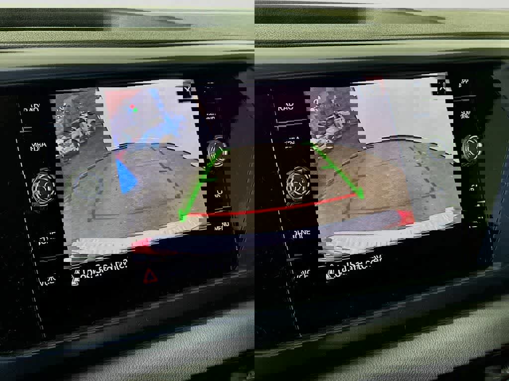 Used 2023 Volkswagen Taos SE w/ Panoramic Sunroof Package image 28