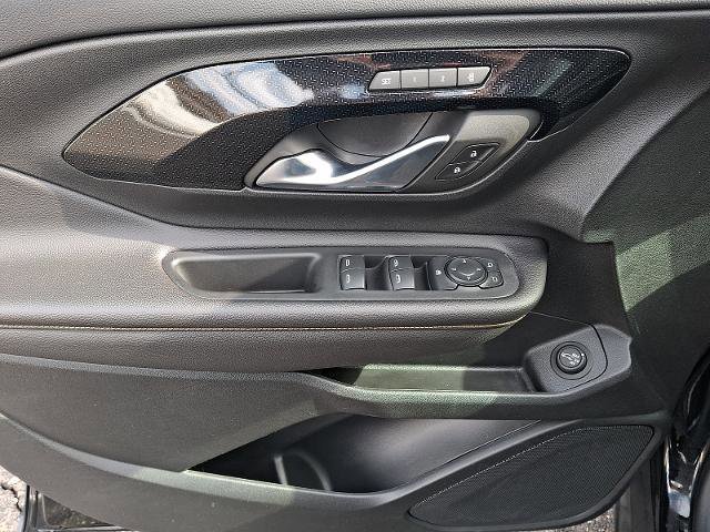 Used 2022 GMC Terrain AT4 image 12