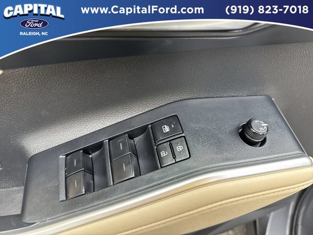 Used 2024 Toyota Highlander XLE AWD/4WD image 21