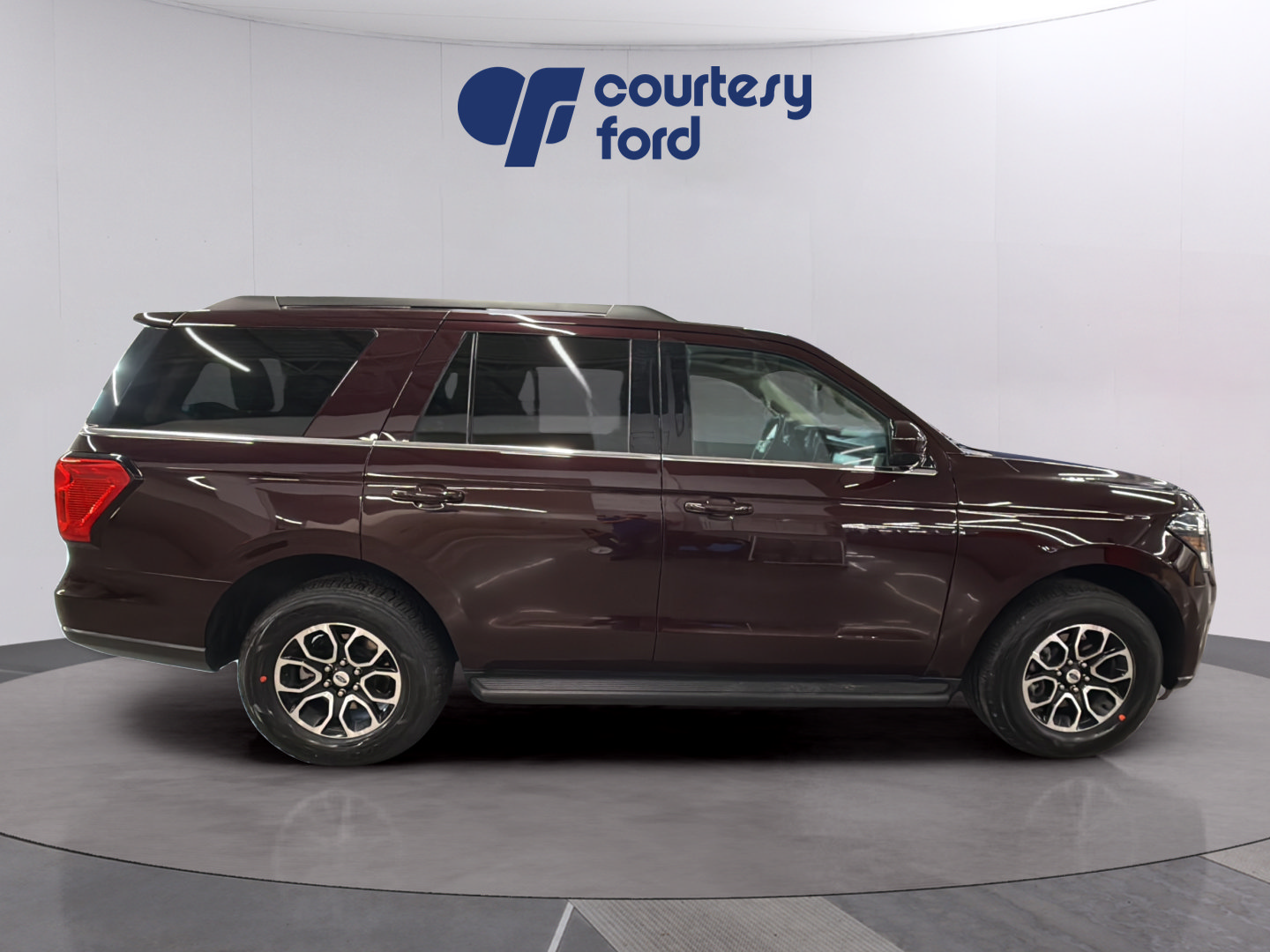 Certified 2023 Ford Expedition XLT AWD/4WD image 2