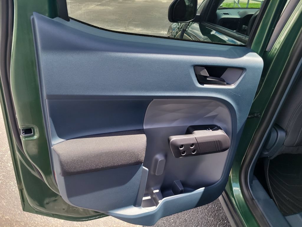 Certified 2025 Ford Maverick XL FWD image 8