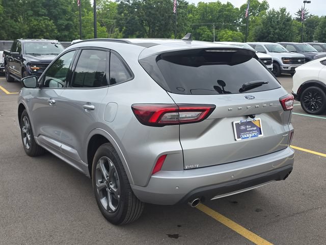 Certified 2024 Ford Escape ST-Line w/ Tech Pack #1 AWD/4WD image 3