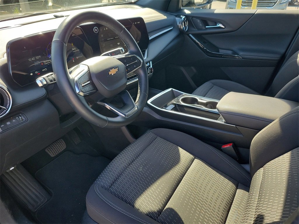 Used 2025 Chevrolet Equinox LT image 11