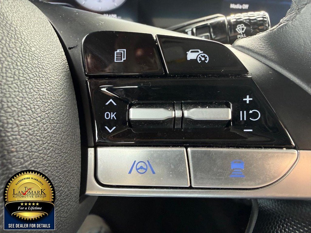 Used 2025 Hyundai Elantra SEL FWD image 11
