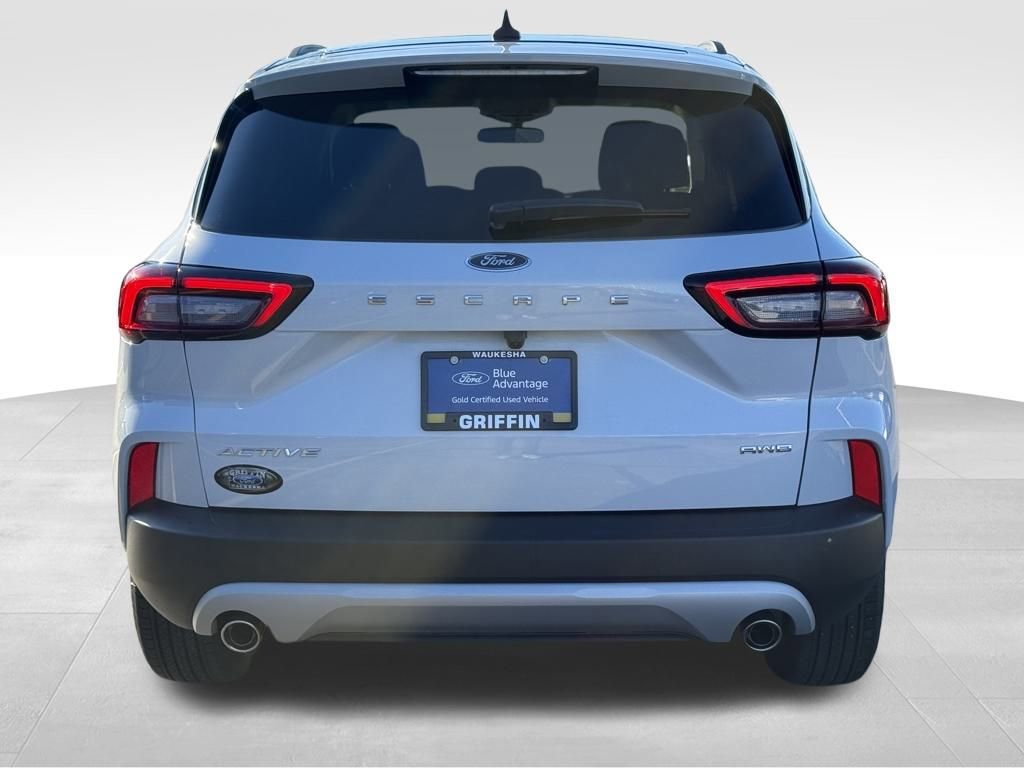Certified 2025 Ford Escape Active w/ Cold Weather Package image 2
