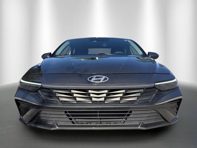 Used 2024 Hyundai Elantra SEL FWD image 2