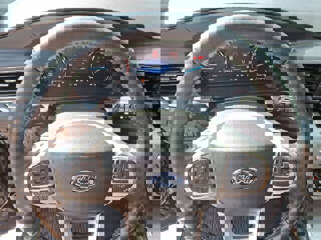 Certified 2022 Ford Explorer XLT w/ Equipment Group 202A image 21