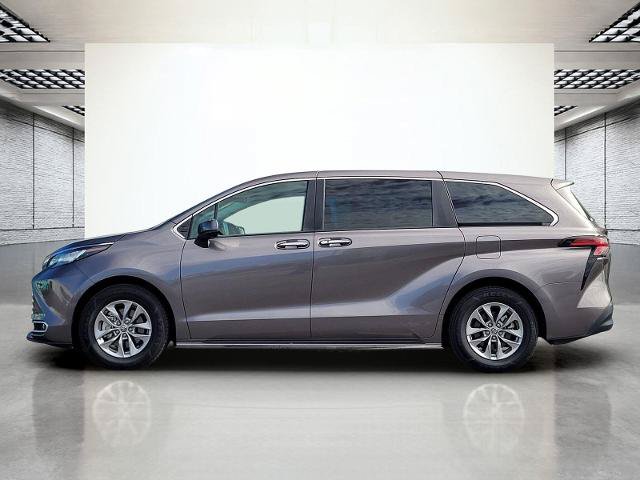 Used 2022 Toyota Sienna XLE AWD/4WD image 8