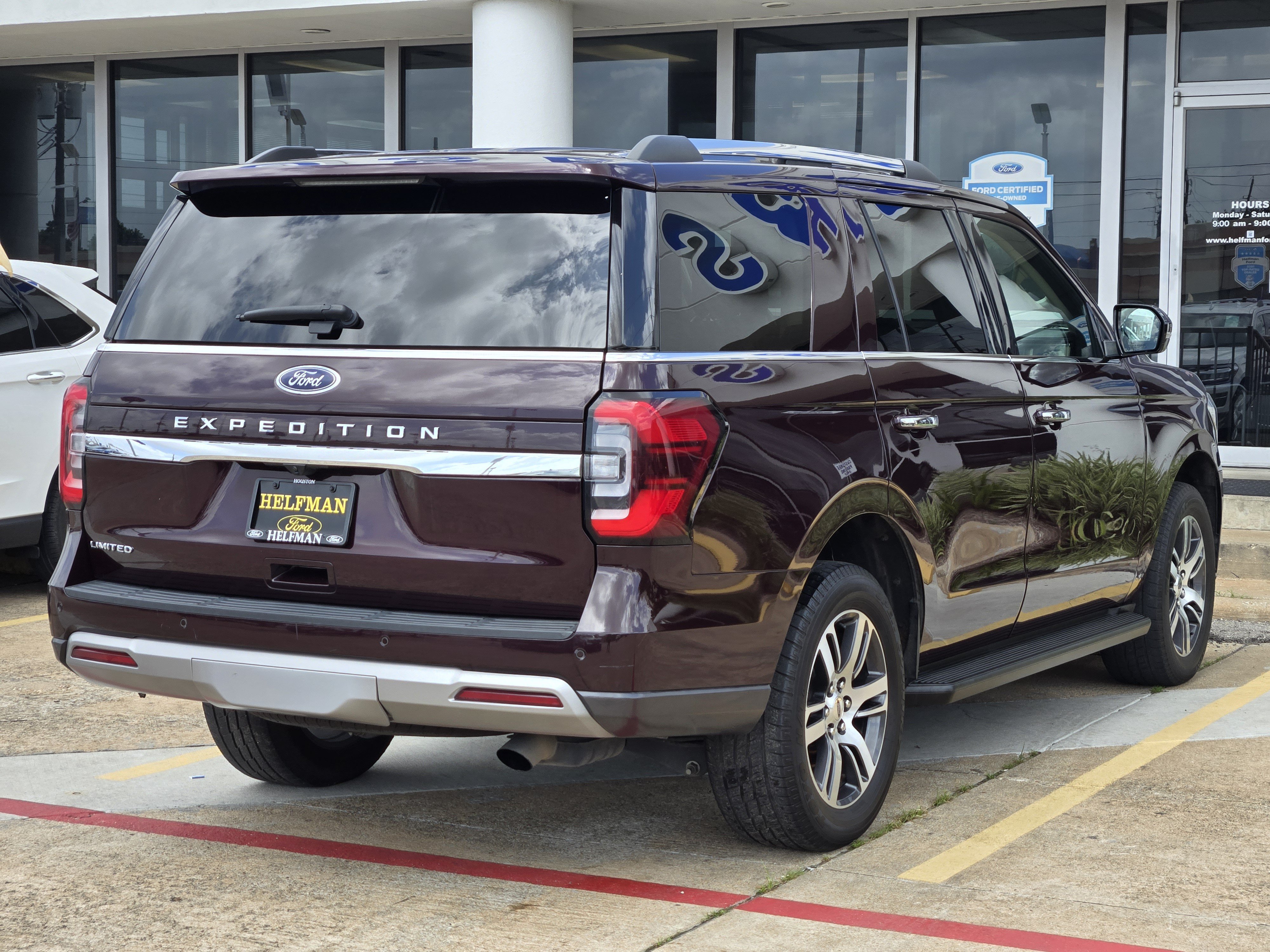 Certified 2024 Ford Expedition Limited RWD image 4