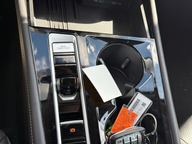 Used 2025 Volkswagen Atlas SE AWD/4WD image 19