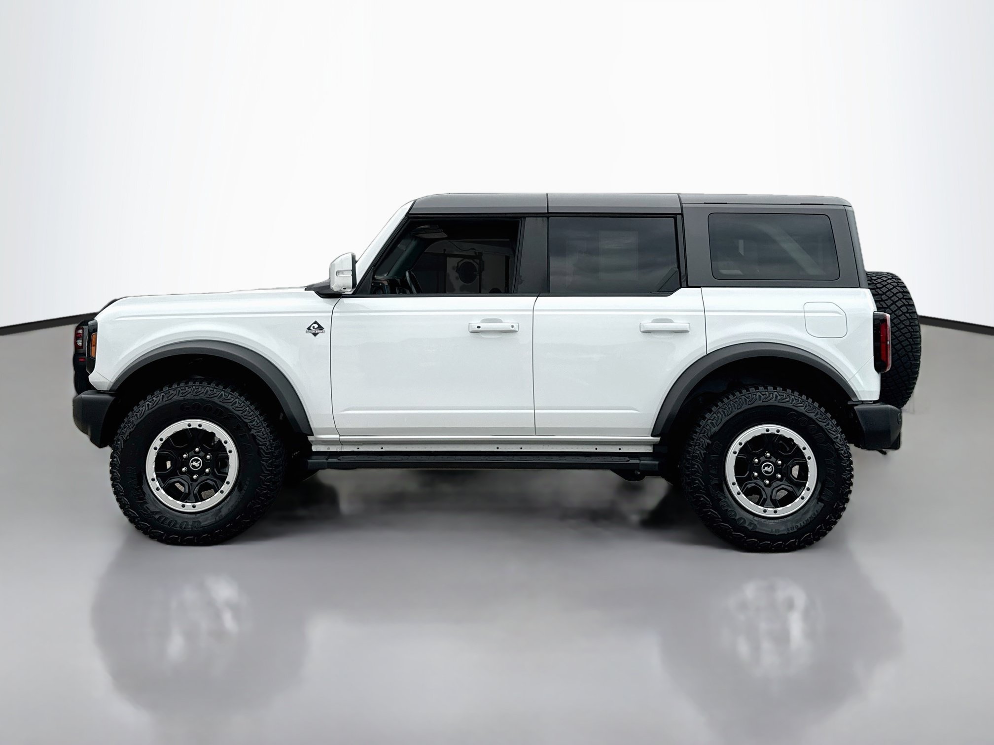Certified 2023 Ford Bronco Outer Banks w/ Sasquatch Package AWD/4WD image 4