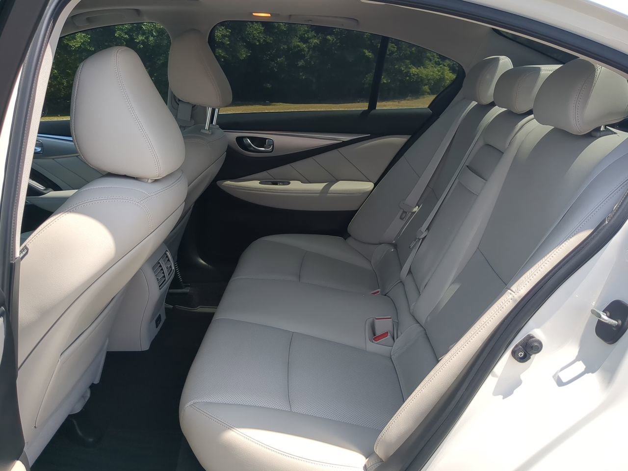 Used 2023 INFINITI Q50 Luxe w/ Cargo Package RWD image 11
