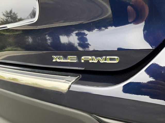 Used 2020 Toyota Highlander XLE image 9