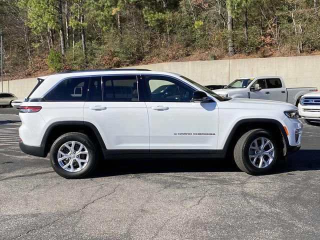 Used 2023 Jeep Grand Cherokee Limited image 2