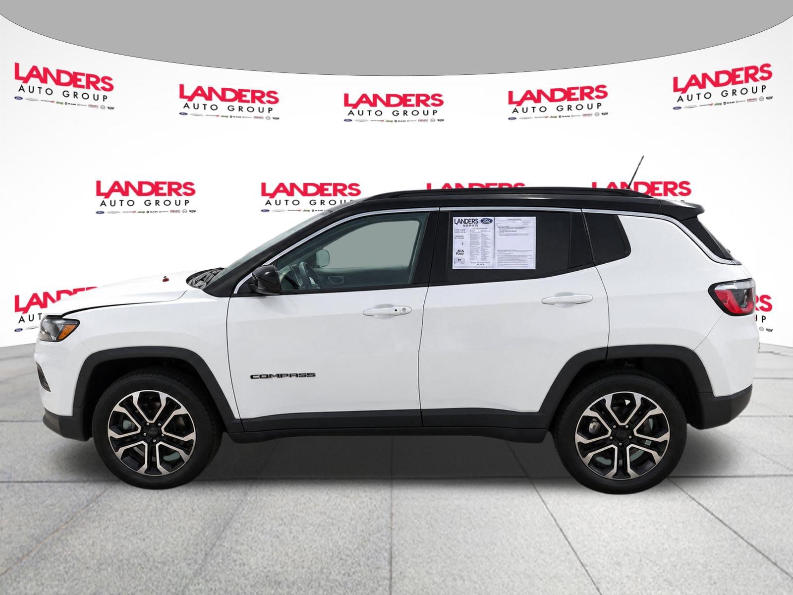 Used 2023 Jeep Compass Limited AWD/4WD image 4