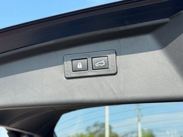 Used 2025 Subaru Outback Limited AWD/4WD image 21
