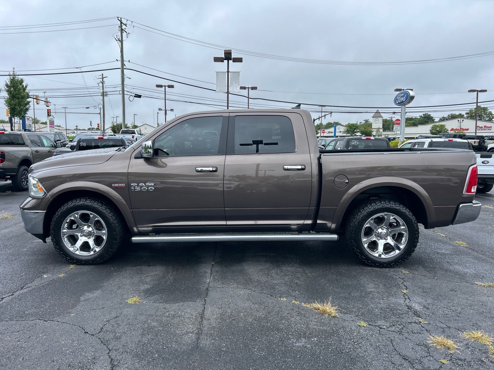Used 2018 RAM 1500 Laramie w/ Convenience Group AWD/4WD image 4