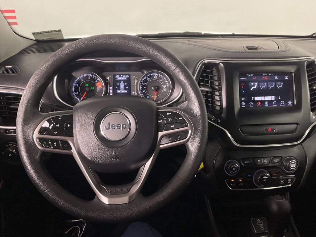 Used 2019 Jeep Cherokee Latitude w/ Popular Appearance Group image 16