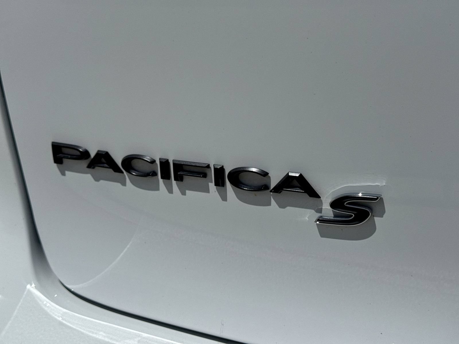 Used 2026 Chrysler Pacifica Limited w/ S Appearance Package AWD/4WD image 15