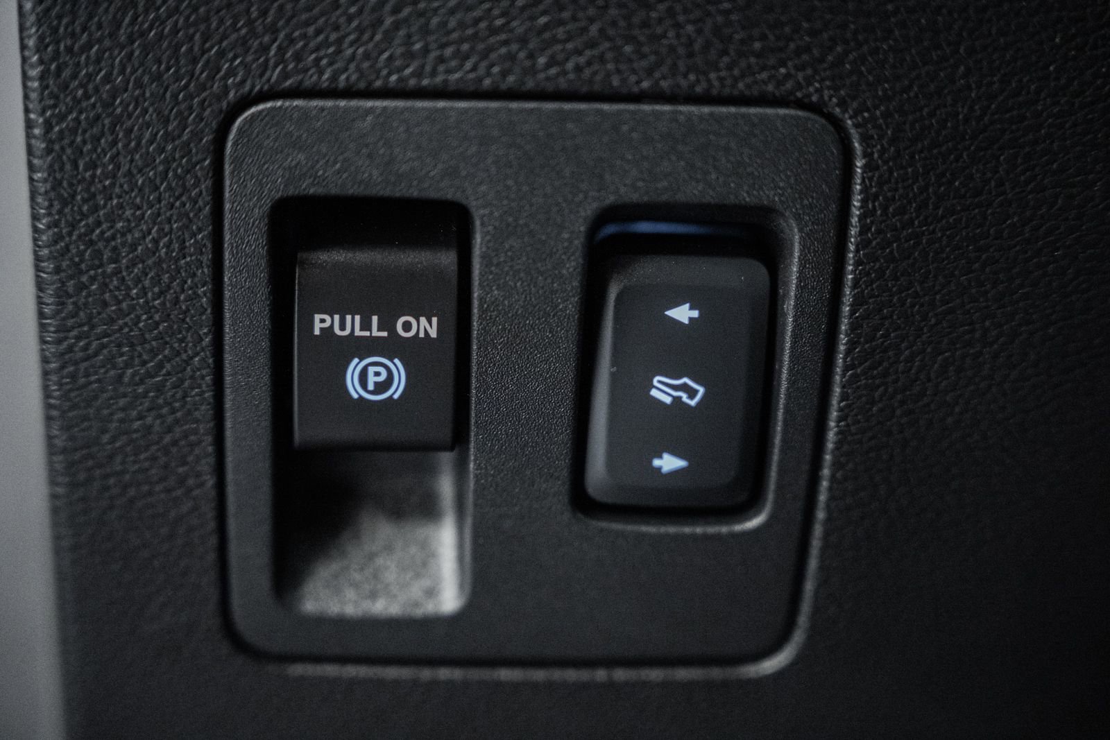 Certified 2018 Ford F150 Platinum w/ Equipment Group 701A Luxury image 58