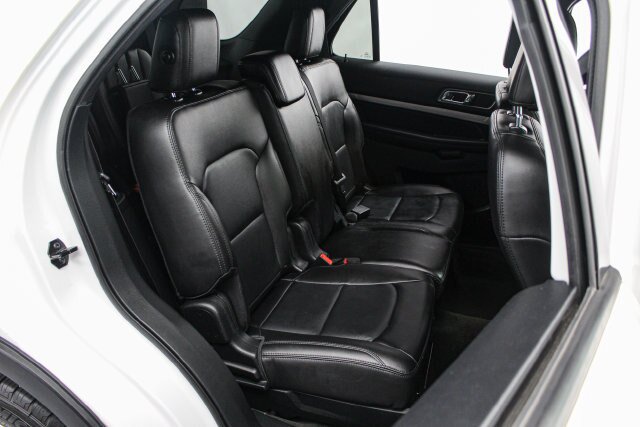 Certified 2018 Ford Explorer XLT w/ Equipment Group 202A FWD image 15
