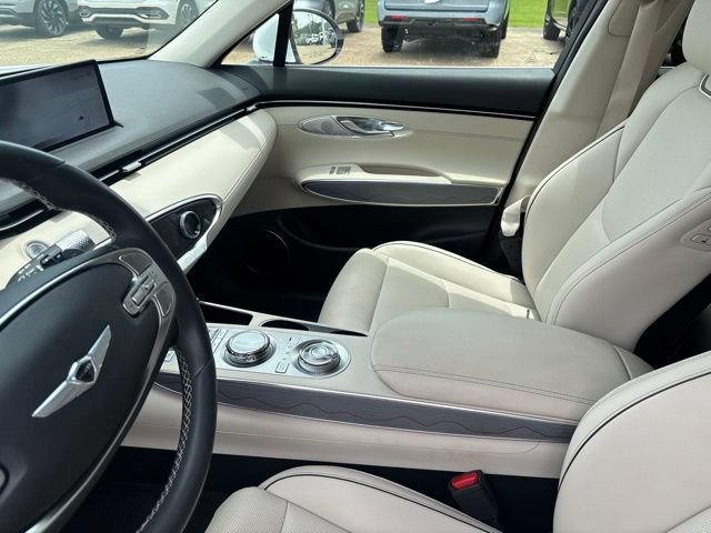 Used 2024 Genesis GV70 2.5T w/ Advanced Package AWD/4WD image 14