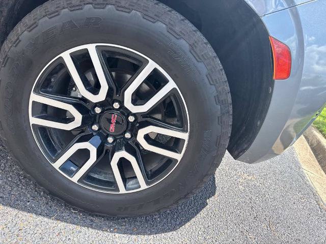 Used 2022 GMC Yukon XL AT4 AWD/4WD image 10