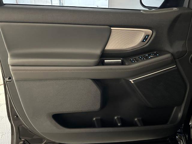Certified 2025 Ford Expedition Active image 12