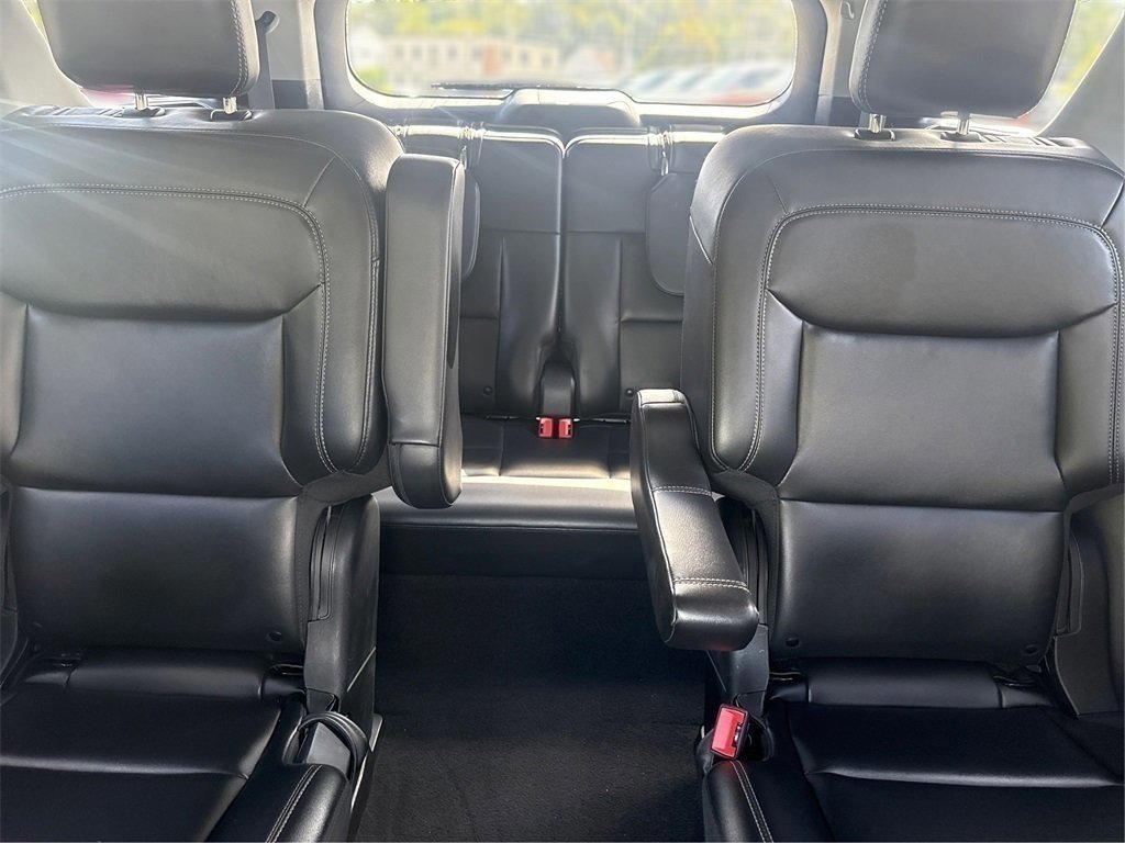 Certified 2022 Ford Explorer XLT w/ Equipment Group 202A image 16