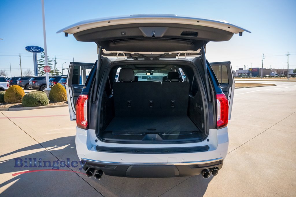 Used 2021 GMC Yukon XL Denali w/ Denali Premium Package image 17