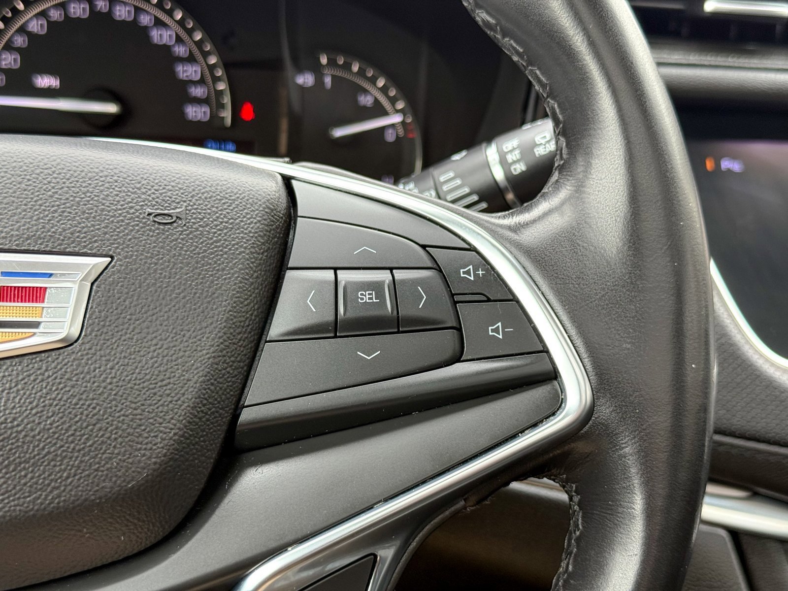 Used 2018 Cadillac XT5 Luxury w/ Driver Awareness Package image 39