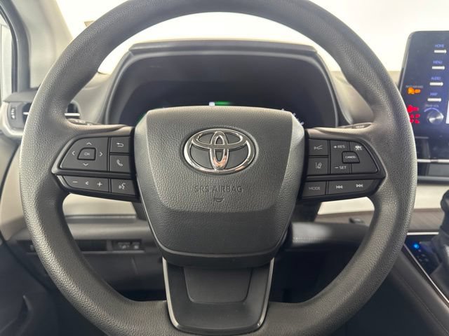 Used 2024 Toyota Sienna LE AWD/4WD image 19