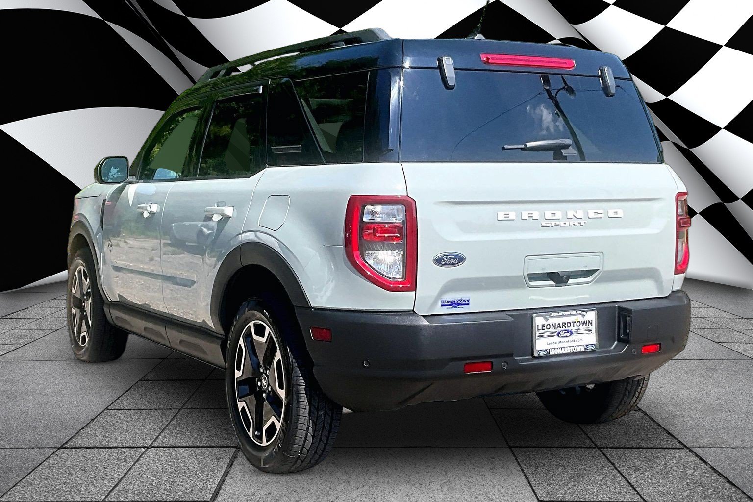 Certified 2023 Ford Bronco Sport Outer Banks w/ Tech Package AWD/4WD image 12