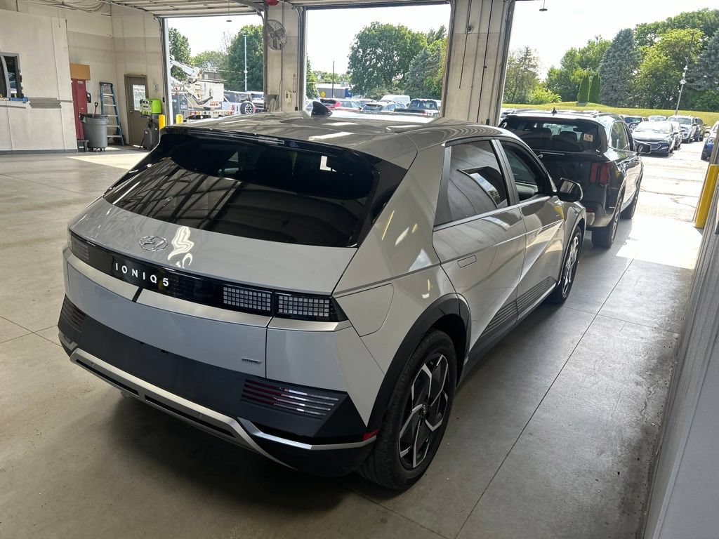 Used 2024 Hyundai Ioniq 5 SE AWD/4WD image 7