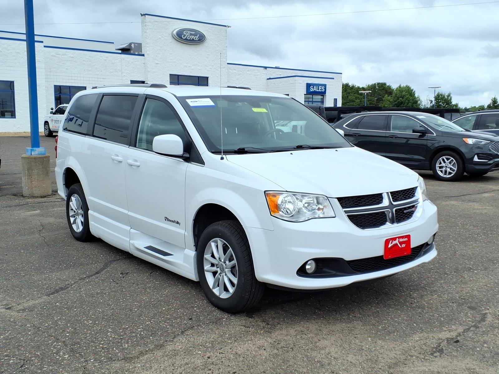 Used 2019 Dodge Grand Caravan SXT FWD image 8